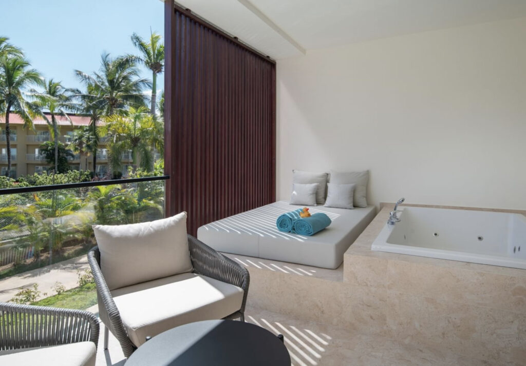 Premium Garden View 1 King big 2